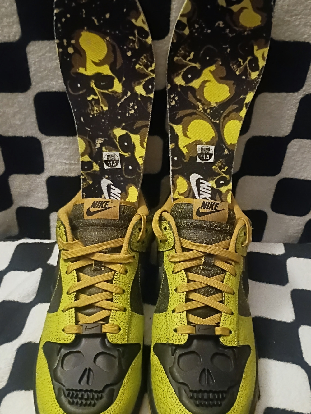Nike Dunk Low Retro QS "Halloween Skull" – Size 11.5